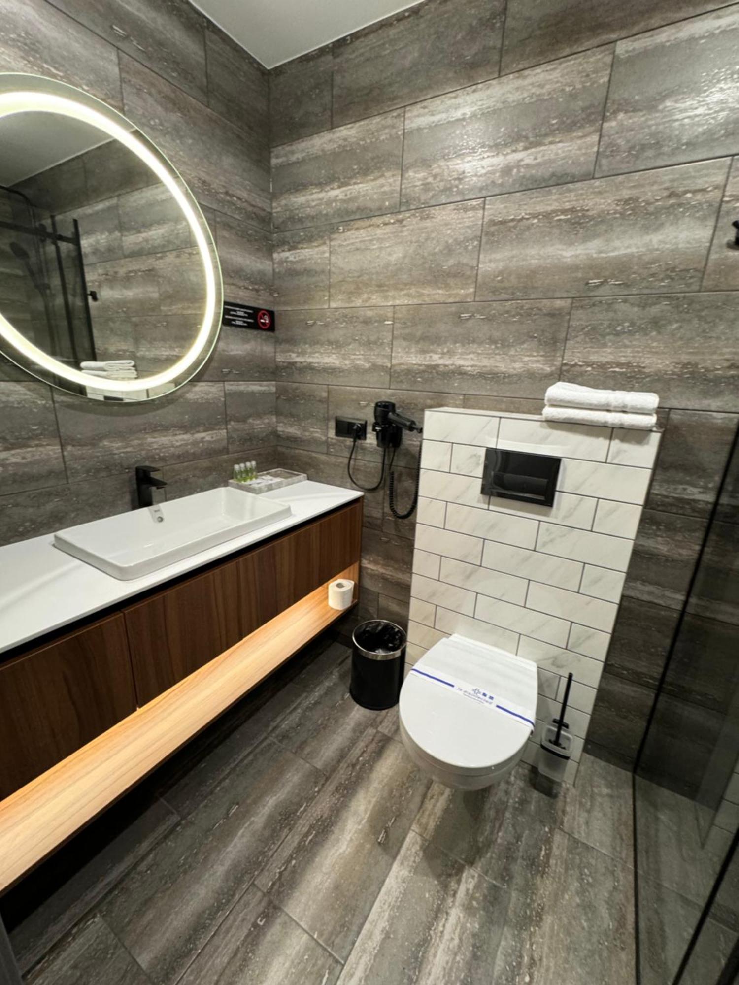 Alir Hotel ชึโตเมอร์ ภายนอก รูปภาพ
