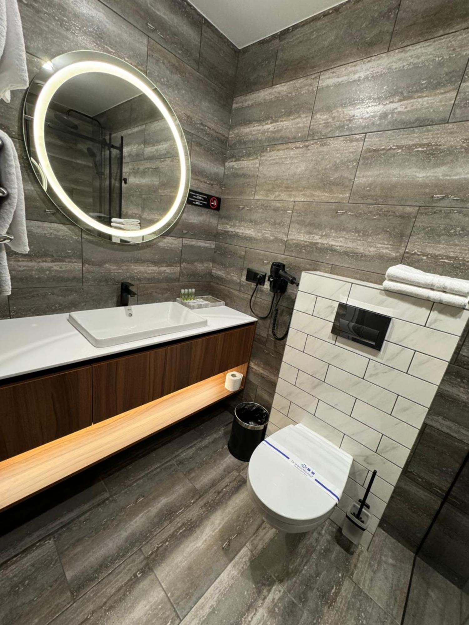 Alir Hotel ชึโตเมอร์ ภายนอก รูปภาพ