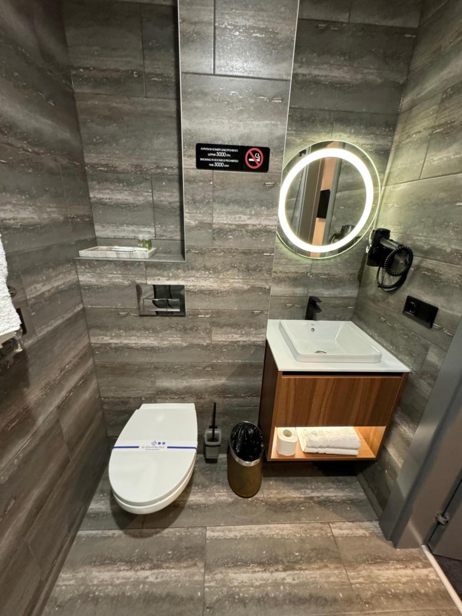 Alir Hotel ชึโตเมอร์ ภายนอก รูปภาพ