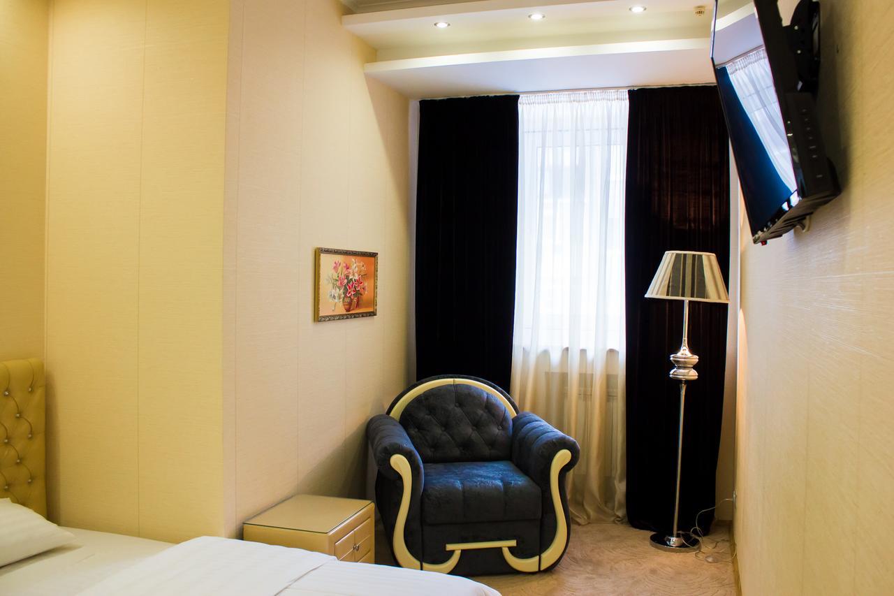 Alir Hotel ชึโตเมอร์ ภายนอก รูปภาพ