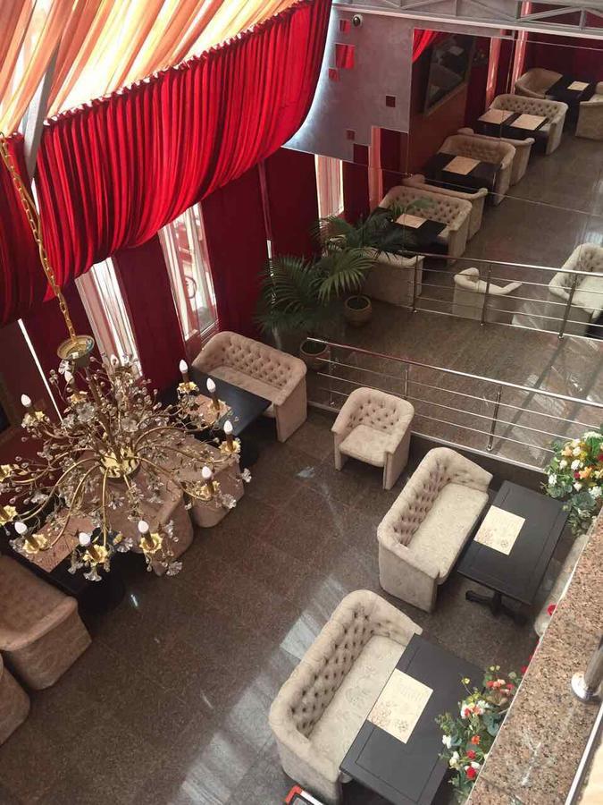 Alir Hotel ชึโตเมอร์ ภายนอก รูปภาพ
